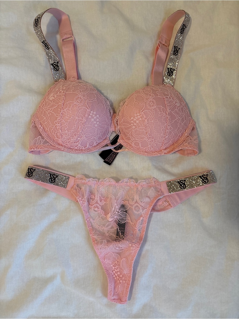 New Victoria's Secret Bombshell Pink Lace Push-Up Bra & Thong Set